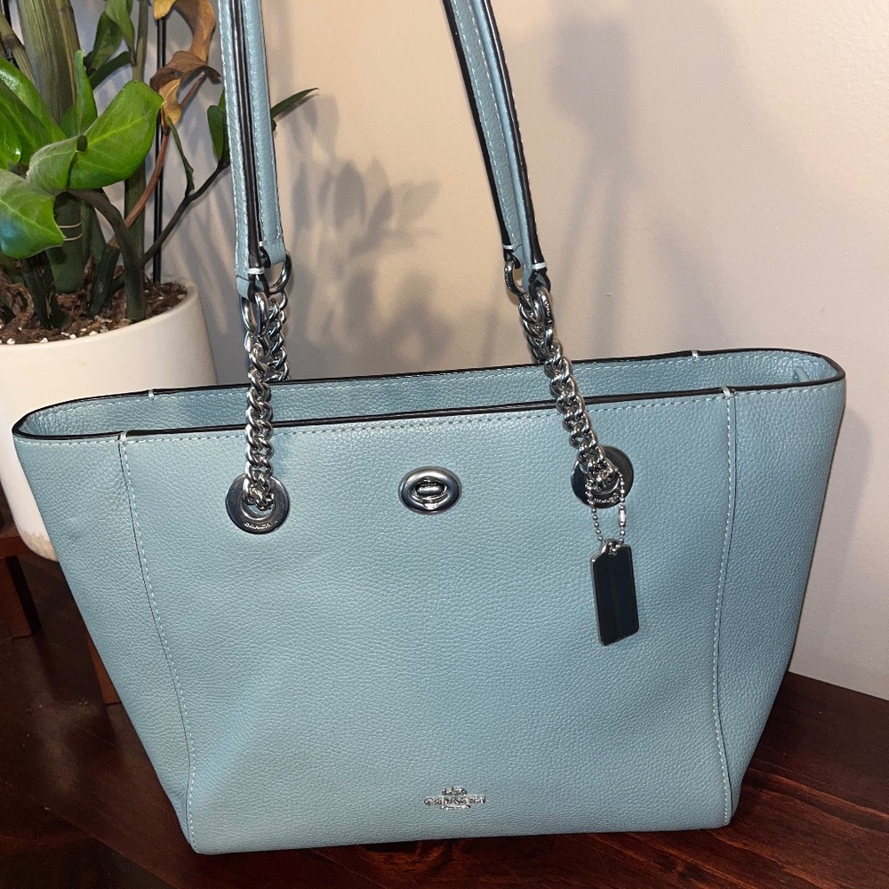Coach Turnlock Chain Tote 27 57107 Chambray Blue